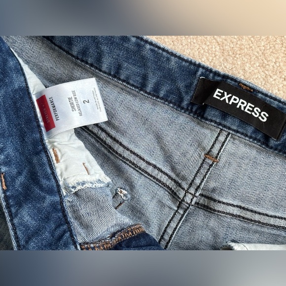 Express - Jean Shorts, Shortie Relaxed Low Rise - Picture 3 of 3